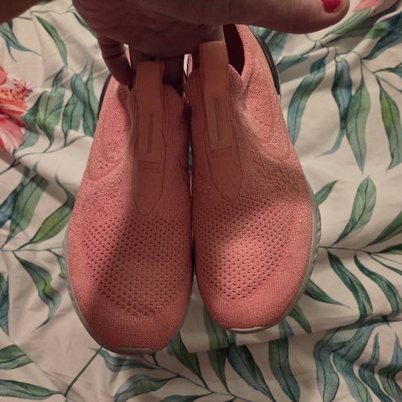 COPY - Nike Epic Phantom React Flyknit 'Bright Melon’ - Picture 8 of 12